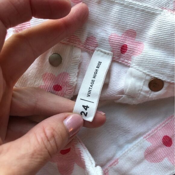 PacSun Pink 90’s Flower Vintage High Waisted Y2K Denim Shorts Size 24 - Picture 11 of 16